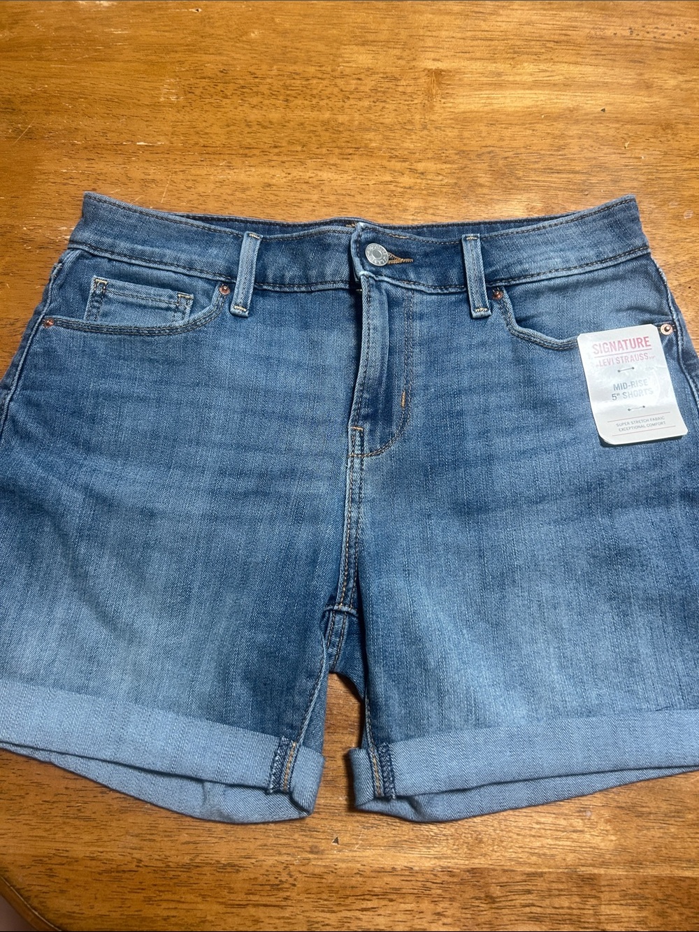 Signature by Levi Strauss Blue Denim Cuffed Women’s Shorts 2/ W26